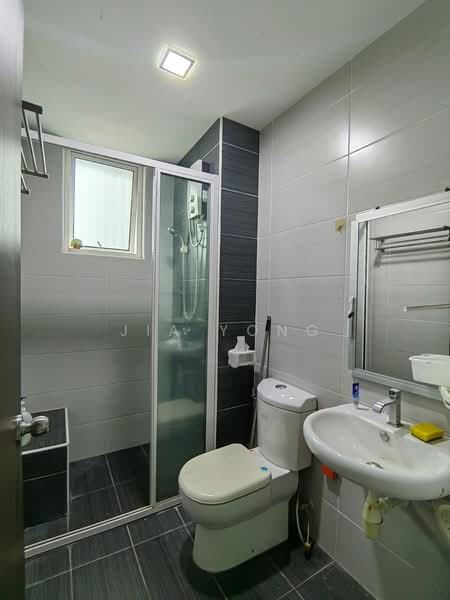 Kondominium untuk Disewa di Reflections Condominium - Jia Yong - Bathroom - PropertyGuru.com.my