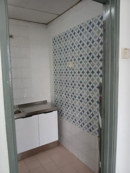 Pangsapuri untuk Dijual di Ilham Apartment - Zuraini Soh - Kitchen - PropertyGuru.com.my