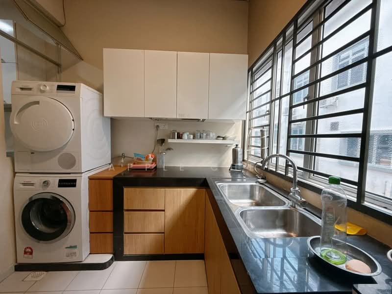 Rumah Teres 2 Tingkat untuk Disewa di Taman Setia Indah (Tebrau) - Apple Chey - Kitchen - PropertyGuru.com.my