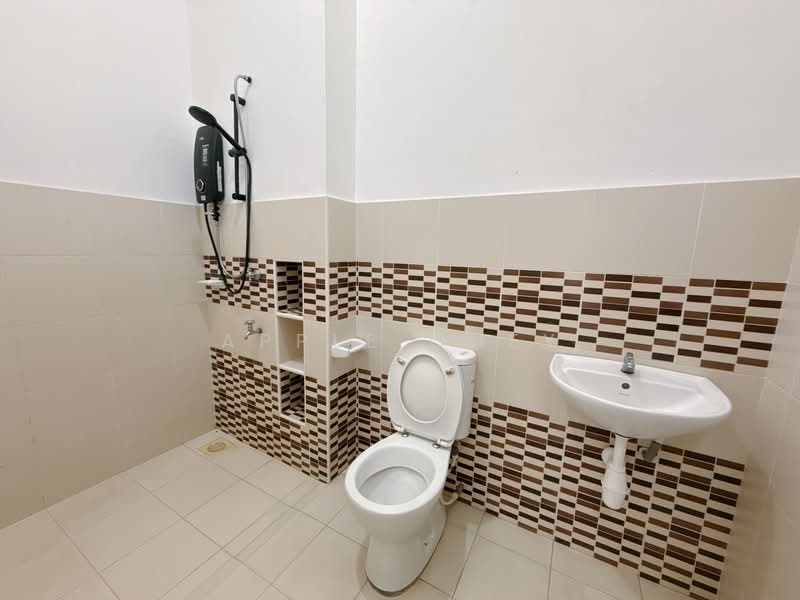 Rumah Teres 2 Tingkat untuk Disewa di Taman Setia Indah (Tebrau) - Apple Chey - Bathroom - PropertyGuru.com.my