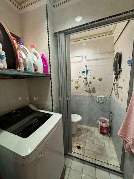 Pangsapuri untuk Dijual di Aman Dua - Kim Meng Lew - Bathroom - PropertyGuru.com.my