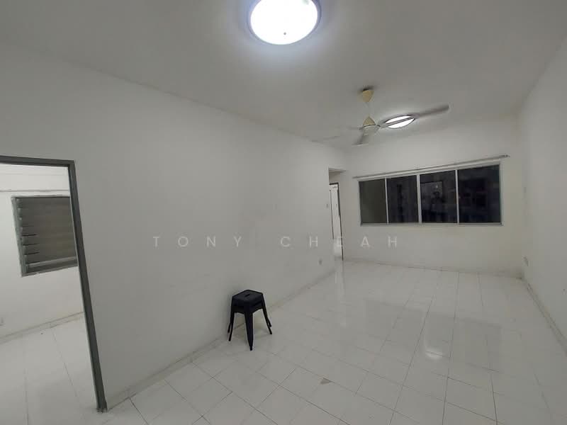 Apartment for Sale at Menara Kuda Lari - Tony Cheah - Living Room - PropertyGuru.com.my