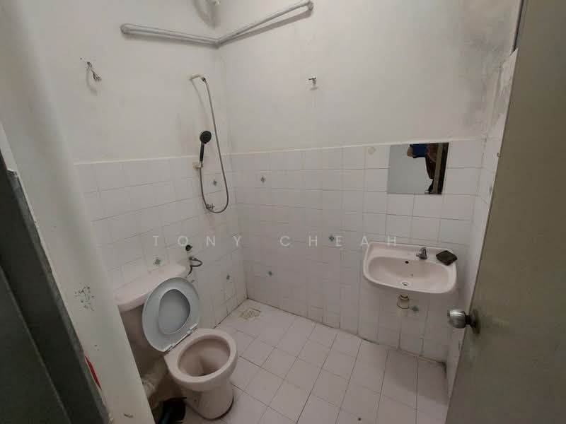 Apartment for Sale at Menara Kuda Lari - Tony Cheah - Bathroom - PropertyGuru.com.my