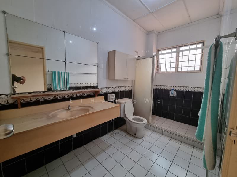 2-storey Terraced House for Sale in Bukit Rahman Putra (Sungai Buloh) - Ethan Swe - Bathroom - PropertyGuru.com.my