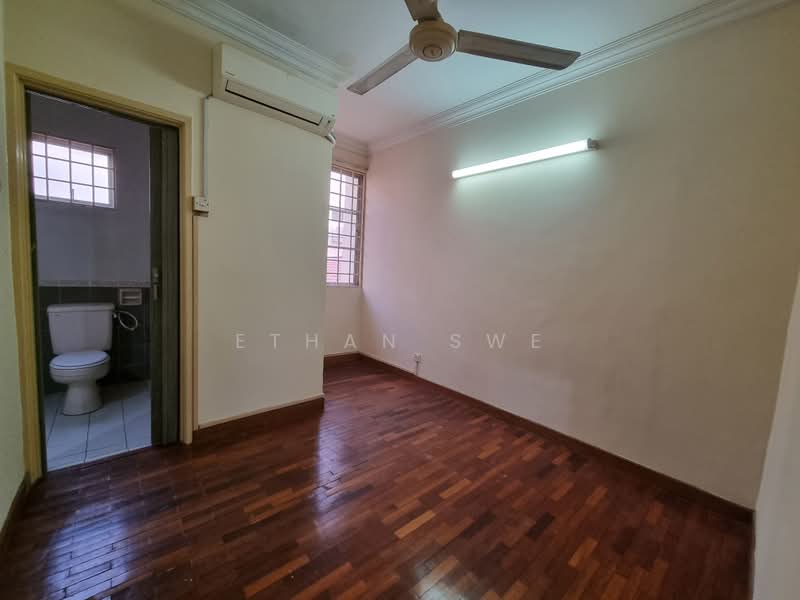 2-storey Terraced House for Sale in Bukit Rahman Putra (Sungai Buloh) - Ethan Swe - Bathroom - PropertyGuru.com.my