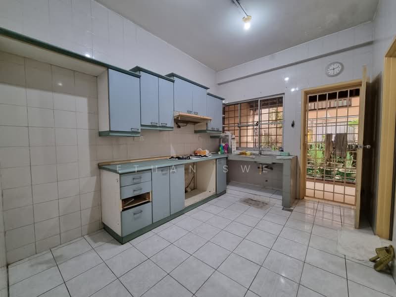 2-storey Terraced House for Sale in Bukit Rahman Putra (Sungai Buloh) - Ethan Swe - Kitchen - PropertyGuru.com.my