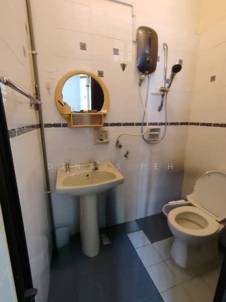 2-storey Terraced House for Sale in Taman Daya (Johor Bahru) - Dennis Peh - Bathroom - PropertyGuru.com.my