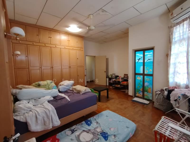 2-storey Terraced House for Sale in Taman Daya (Johor Bahru) - Dennis Peh - Bedroom - PropertyGuru.com.my