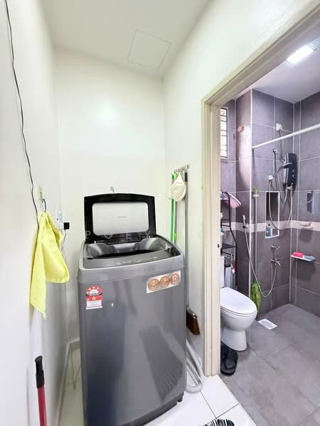 Rumah Teres 2 Tingkat untuk Dijual di Pekan Nanas (Johor) - Poey Loh - Bathroom - PropertyGuru.com.my