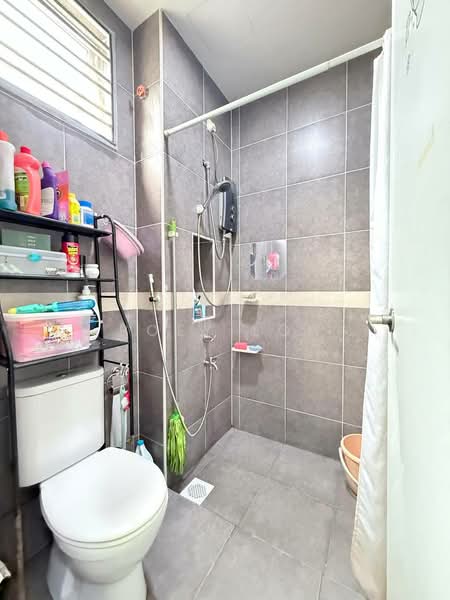 Rumah Teres 2 Tingkat untuk Dijual di Pekan Nanas (Johor) - Poey Loh - Bathroom - PropertyGuru.com.my