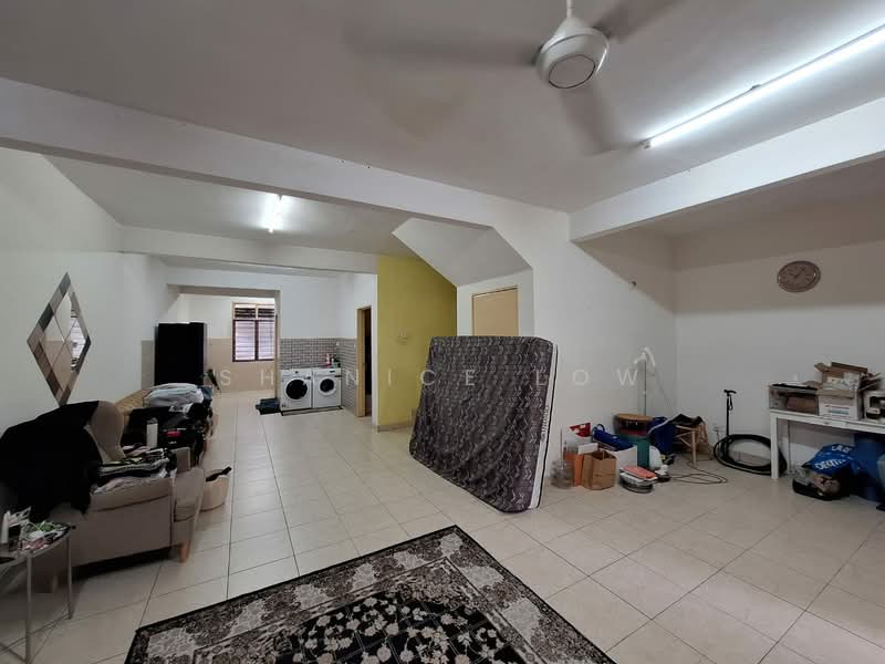 Rumah Teres 2 Tingkat untuk Disewa di Taman Putra Prima (Puchong) - Shanice Low - Living Room - PropertyGuru.com.my