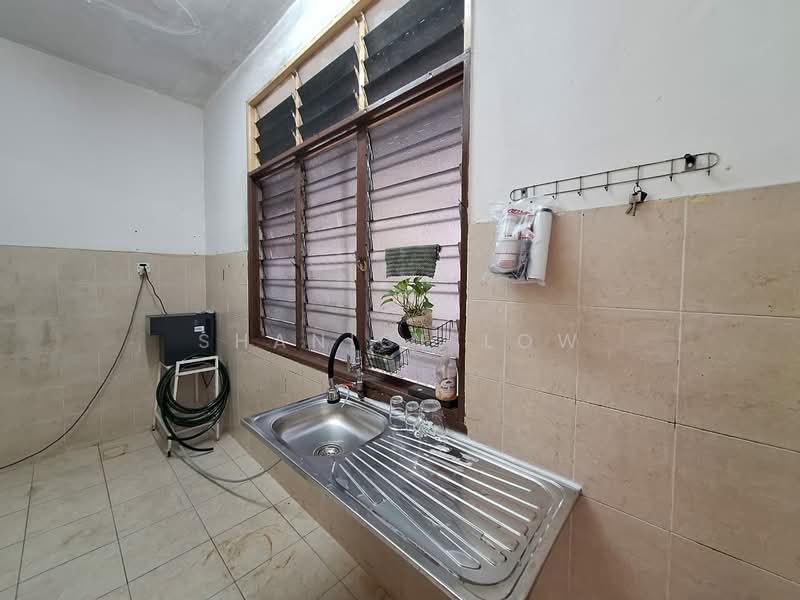 Rumah Teres 2 Tingkat untuk Disewa di Taman Putra Prima (Puchong) - Shanice Low - Kitchen - PropertyGuru.com.my