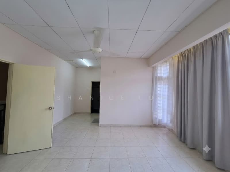 2-storey Terraced House for Rent in Taman Putra Prima (Puchong) - Shanice Low - Living Room - PropertyGuru.com.my