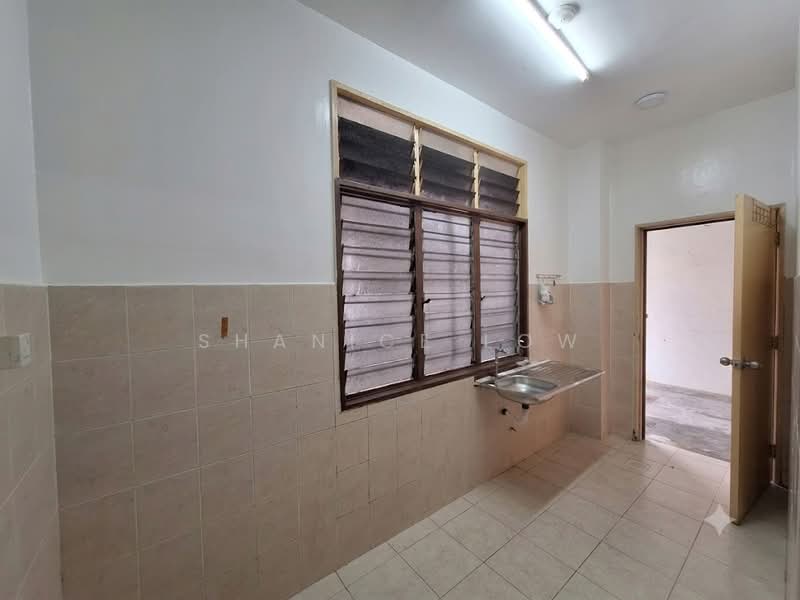 2-storey Terraced House for Rent in Taman Putra Prima (Puchong) - Shanice Low - Kitchen - PropertyGuru.com.my