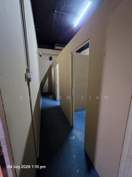 Kedai / Pejabat untuk Disewa di Bundusan Commercial Centre (Penampang) - Vui Onn Liaw - Corridor - PropertyGuru.com.my