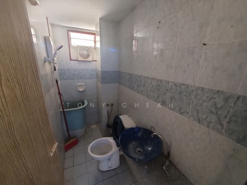 Kondominium untuk Dijual di Serina Bay - Tony Cheah - Bathroom - PropertyGuru.com.my
