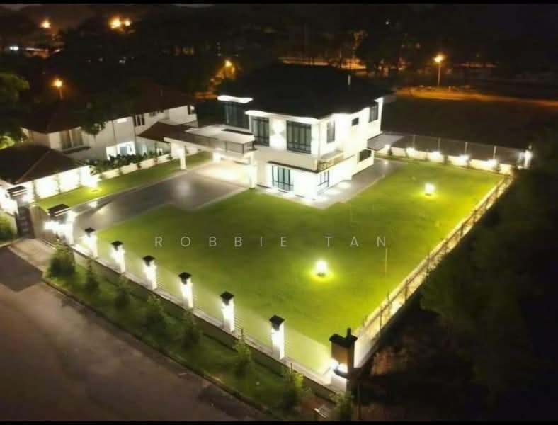Bungalow for Sale in Bandar Seri Alam (Masai) - Robbie Tan - Exterior - PropertyGuru.com.my