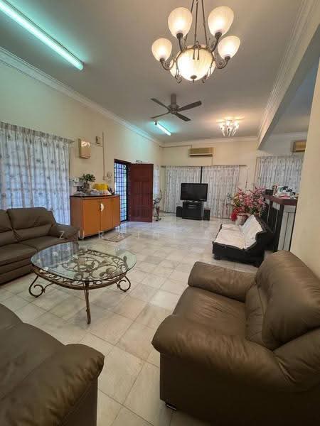 2-storey Terraced House for Sale in Bukit Jelutong (Shah Alam) - Zuraini Soh - Living Room - PropertyGuru.com.my