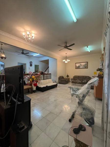 2-storey Terraced House for Sale in Bukit Jelutong (Shah Alam) - Zuraini Soh - Living Room - PropertyGuru.com.my