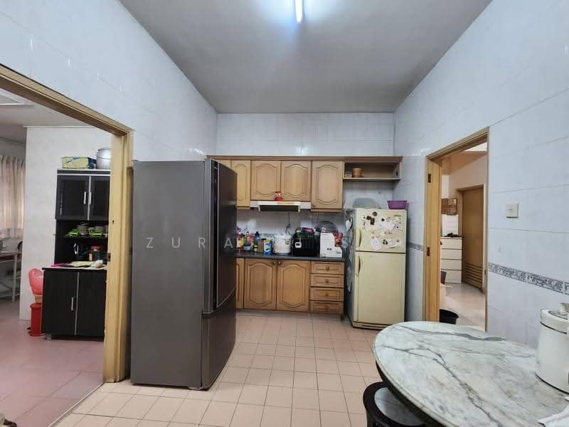 2-storey Terraced House for Sale in Bukit Jelutong (Shah Alam) - Zuraini Soh - Kitchen - PropertyGuru.com.my