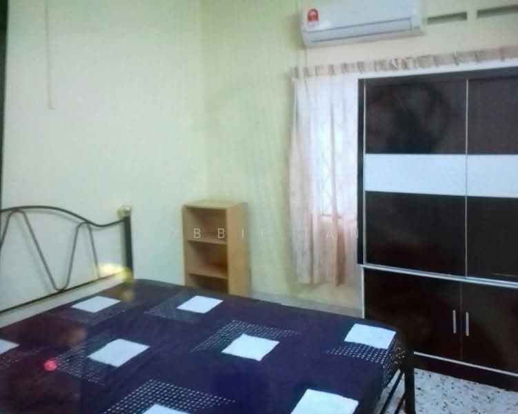 Rumah Teres 1-Tingkat untuk Disewa di Taman Melodies (Johor Bahru) - Robbie Tan - Bedroom - PropertyGuru.com.my