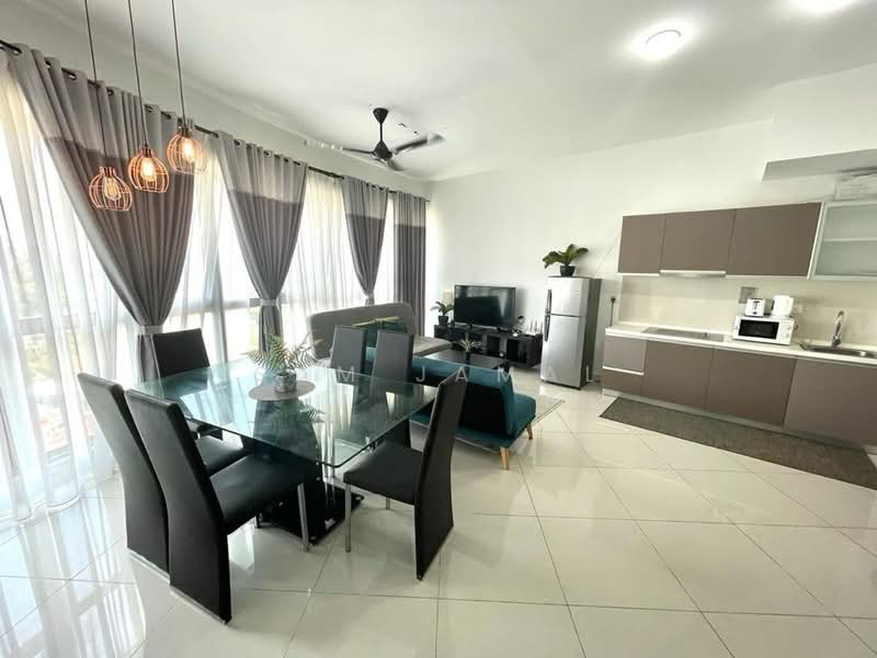 Servis Apartment untuk Disewa di Regalia Residence - Sam Jamal - Living Room - PropertyGuru.com.my