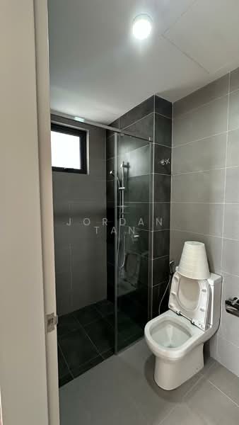 Servis Apartment untuk Disewa di Sunway Belfield - Jordan Tan - Bathroom - PropertyGuru.com.my