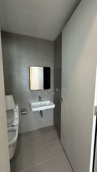 Servis Apartment untuk Disewa di Sunway Belfield - Jordan Tan - Bathroom - PropertyGuru.com.my