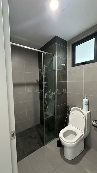 Servis Apartment untuk Disewa di Sunway Belfield - Jordan Tan - Bathroom - PropertyGuru.com.my
