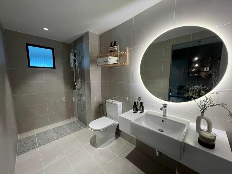 Kediaman Servis untuk Dijual di Parkland Residence @ Kajang 2 - Kent Chong - Bathroom - PropertyGuru.com.my