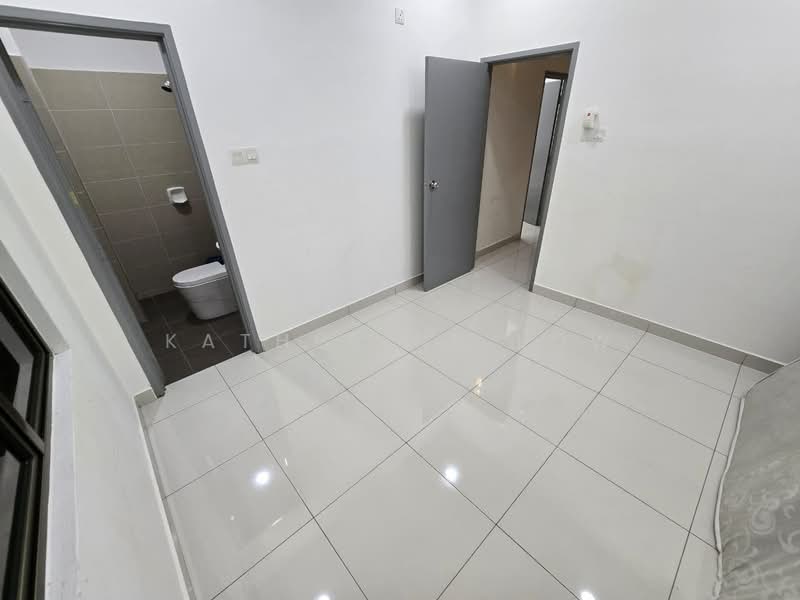 2-storey Terraced House for Sale in Skudai (Johor) - Katherine Low - Bathroom - PropertyGuru.com.my
