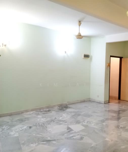 Apartment for Sale at Subang Perdana Goodyear Court 9 - Kim Lai - Living Room - PropertyGuru.com.my