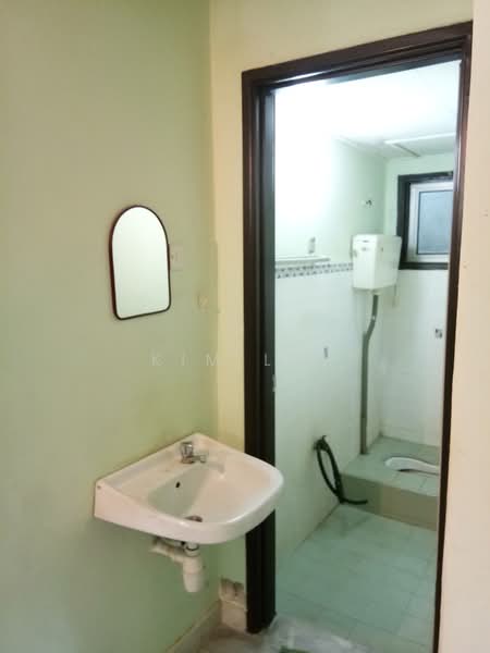 Apartment for Sale at Subang Perdana Goodyear Court 9 - Kim Lai - Bathroom - PropertyGuru.com.my