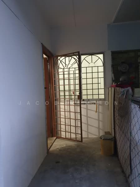Rumah Teres untuk Disewa di Seremban (Negeri Sembilan) - Jacob Simmon - Entrance - PropertyGuru.com.my