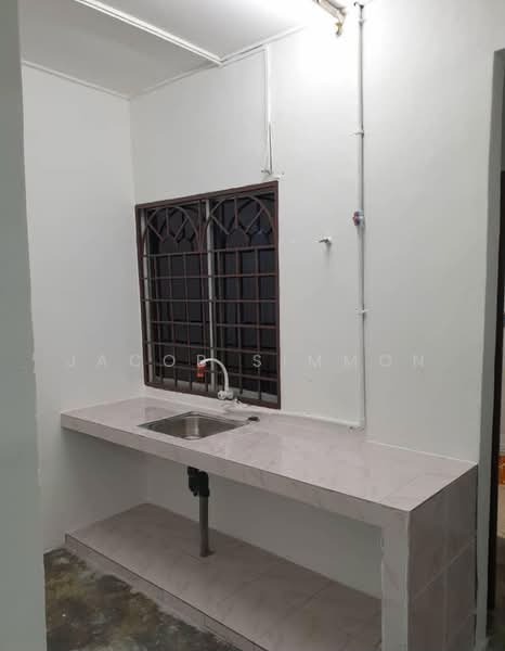 Rumah Teres untuk Disewa di Seremban (Negeri Sembilan) - Jacob Simmon - Kitchen - PropertyGuru.com.my
