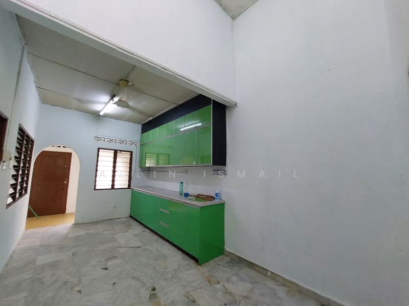 Terraced House for Sale in Taman Johan Setia (Klang) - Azlin Ismail - Kitchen - PropertyGuru.com.my