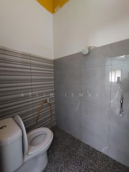 Terraced House for Sale in Taman Johan Setia (Klang) - Azlin Ismail - Bathroom - PropertyGuru.com.my