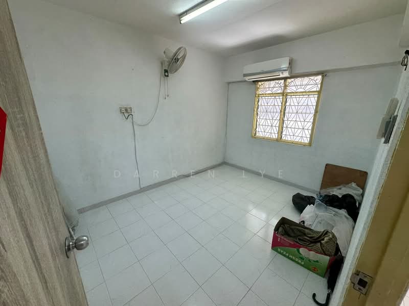 Flat for Sale at Lorong Semarak Api - Darren Lye - Interior - PropertyGuru.com.my