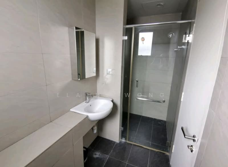 Servis Apartment untuk Disewa di The Loft @ KK Times Square - Elaine Wong - Bathroom - PropertyGuru.com.my