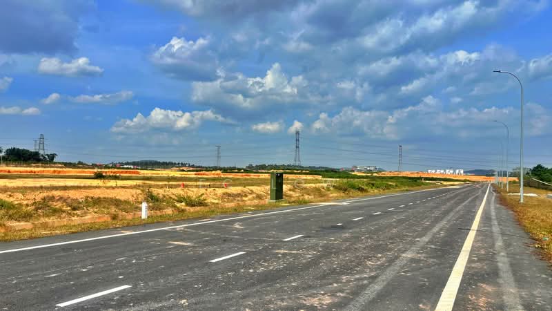 Tanah Perindustrian untuk Dijual di Pajam (Mantin) - EC Low - Exterior - PropertyGuru.com.my