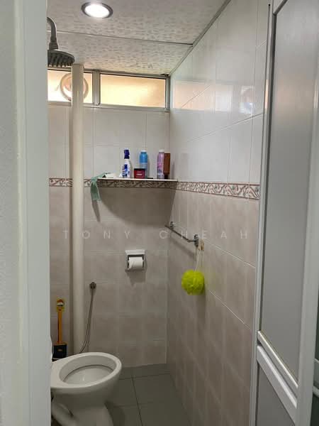 Pangsapuri untuk Dijual di Sinar Bukit Dumbar - Tony Cheah - Bathroom - PropertyGuru.com.my