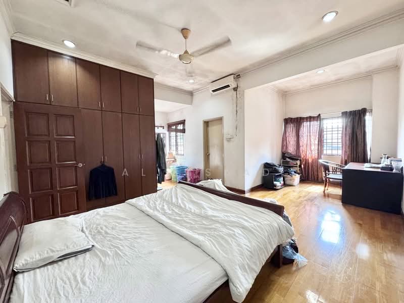 2-storey Terraced House for Sale in Bukit Jelutong (Shah Alam) - Alif Saad - PropertyGuru.com.my
