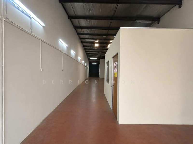 Kilang untuk Dijual di Taman Mount Austin (Tebrau) - Derrick Wong - Corridor - PropertyGuru.com.my