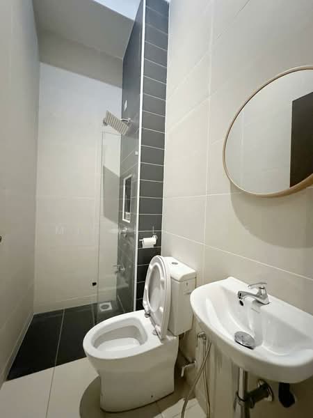 3-storey Terraced House for Rent in Tebrau (Johor) - Michelle Ng - Bathroom - PropertyGuru.com.my