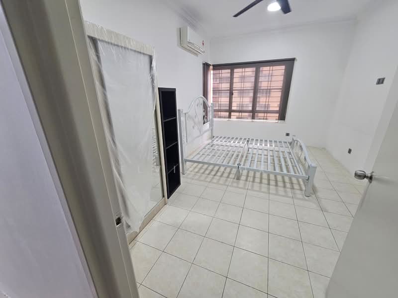 Pangsapuri untuk Dijual di Melur Apartment - Elvis Kok - Bedroom - PropertyGuru.com.my