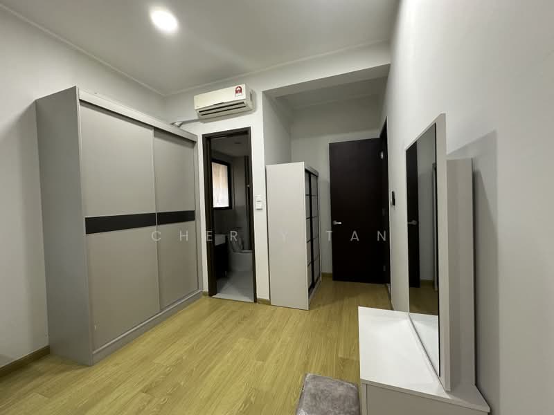 Condominium for Rent at Amberside @ Country Garden Danga Bay - Cherry Tan - PropertyGuru.com.my