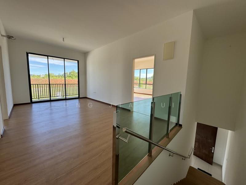 2-storey Terraced House for Sale in Resort Home Hijayu Ara Sendayan (Bandar Sri Sendayan) - Ong Jia Hui - Living Room - PropertyGuru.com.my