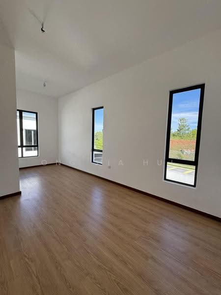 2-storey Terraced House for Sale in Resort Home Hijayu Ara Sendayan (Bandar Sri Sendayan) - Ong Jia Hui - Living Room - PropertyGuru.com.my