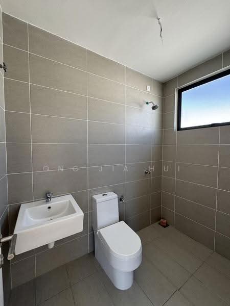 2-storey Terraced House for Sale in Resort Home Hijayu Ara Sendayan (Bandar Sri Sendayan) - Ong Jia Hui - Bathroom - PropertyGuru.com.my