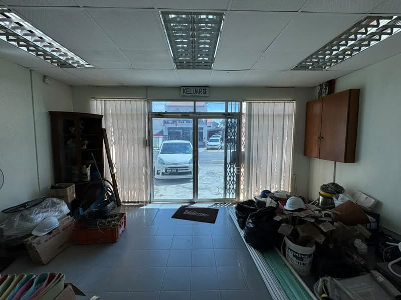 Kedai / Pejabat untuk Disewa di Bandar Hilir (Melaka City) - Vinc Pheng - Entrance - PropertyGuru.com.my